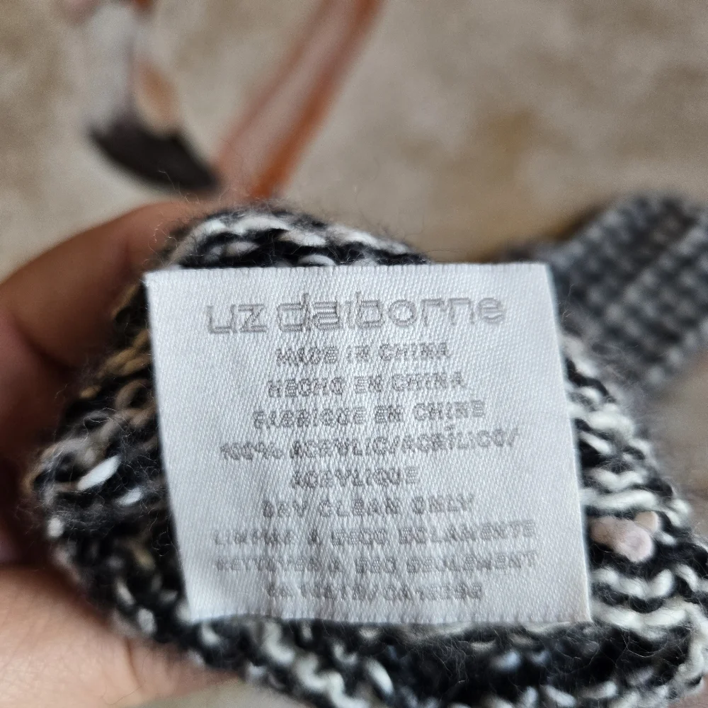3/$25 Liz Claiborne Winter Knit Mittens Black White One Size